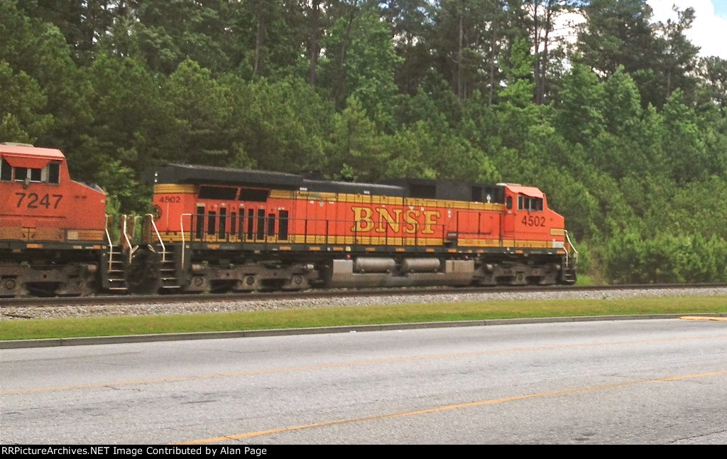 BNSF 4502 runs fourth